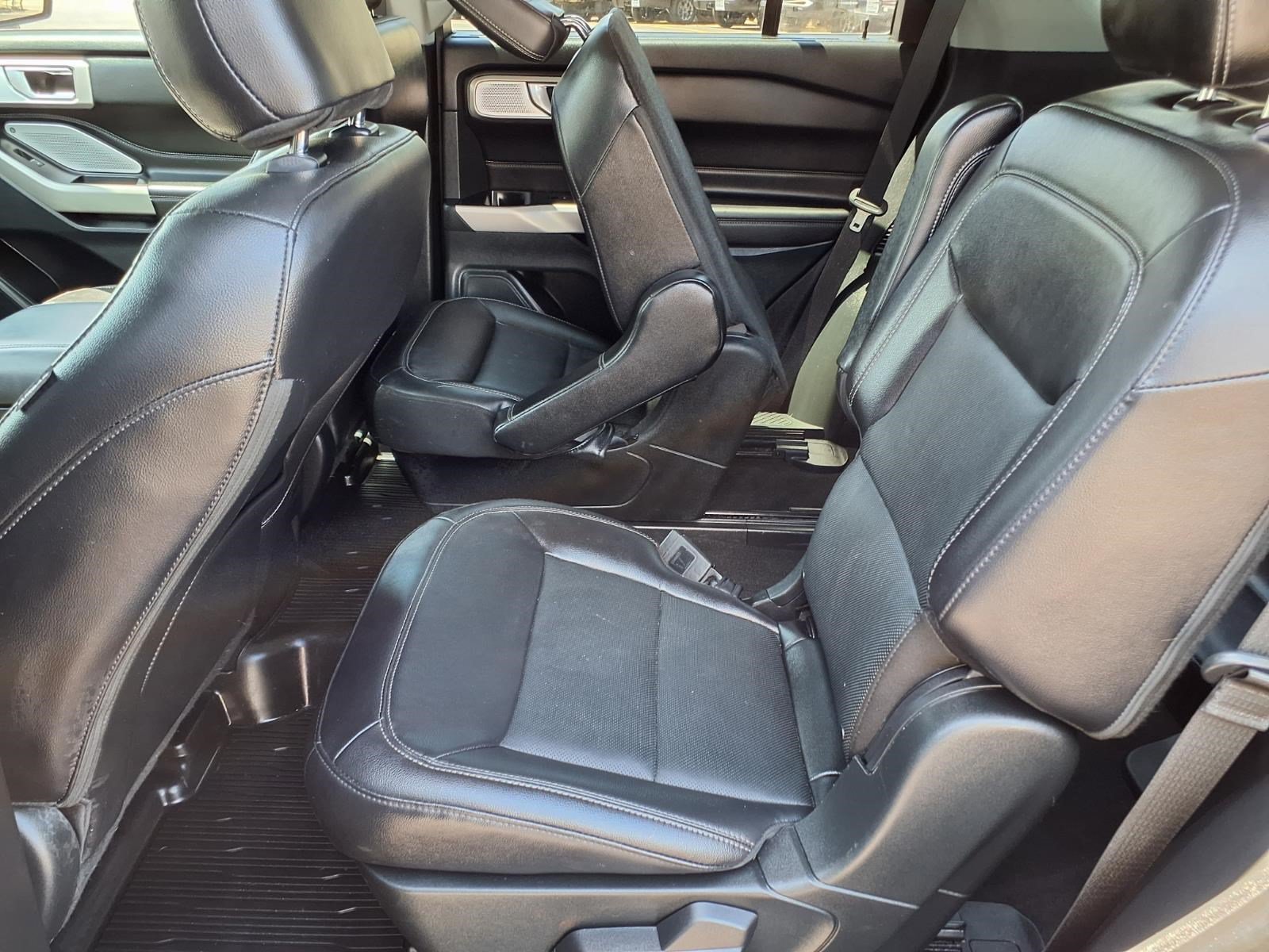 Certified 2024 Ford Explorer Limited w/ Limited Technology Package RWD image 11