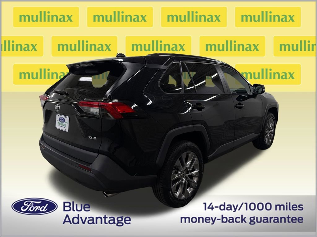 Used 2023 Toyota RAV4 XLE Premium FWD image 3