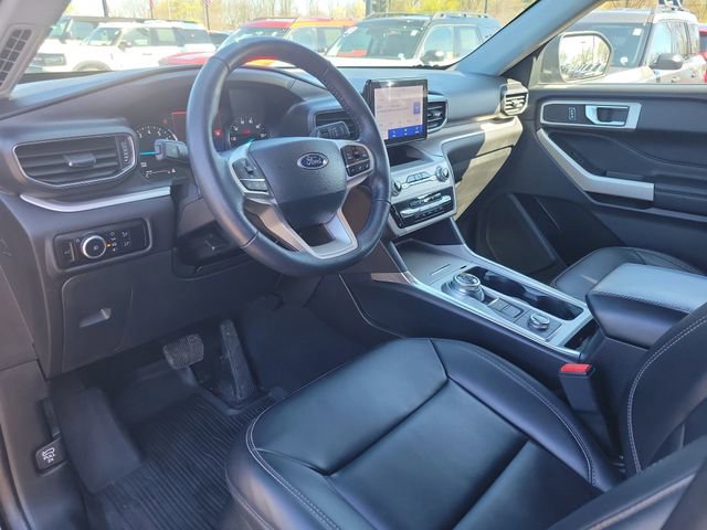 Certified 2023 Ford Explorer XLT w/ Equipment Group 202A image 13