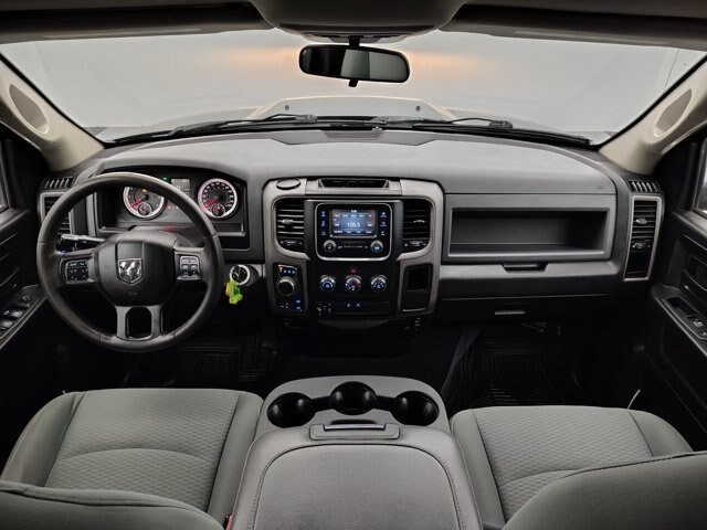 Used 2018 RAM 1500 Express AWD/4WD image 29