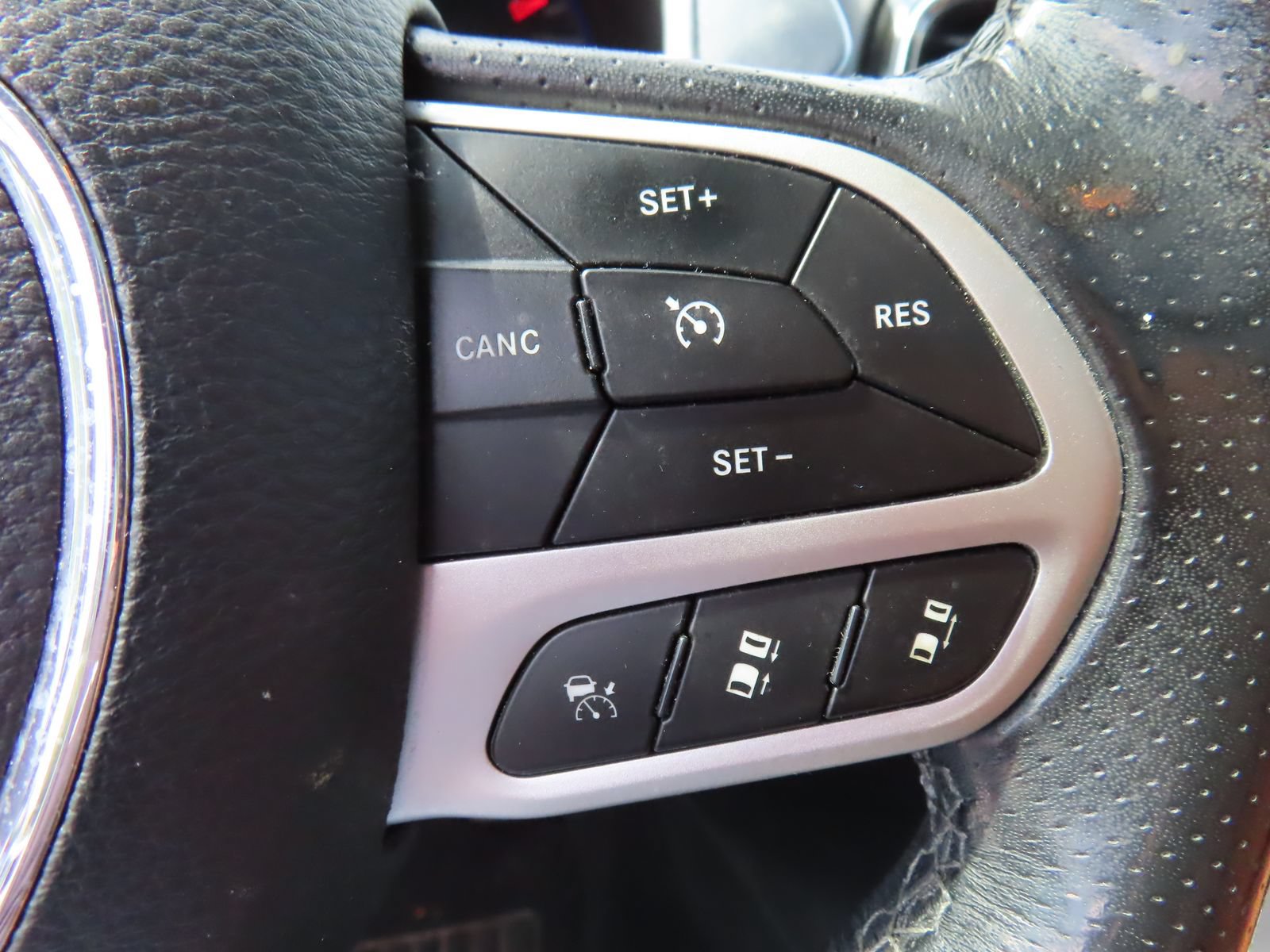 Used 2020 Jeep Grand Cherokee SRT w/ Trailer Tow Group IV AWD/4WD image 22
