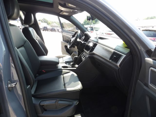 Used 2020 Volkswagen Atlas Cross Sport SE w/ Panoramic Sunroof Package FWD image 33