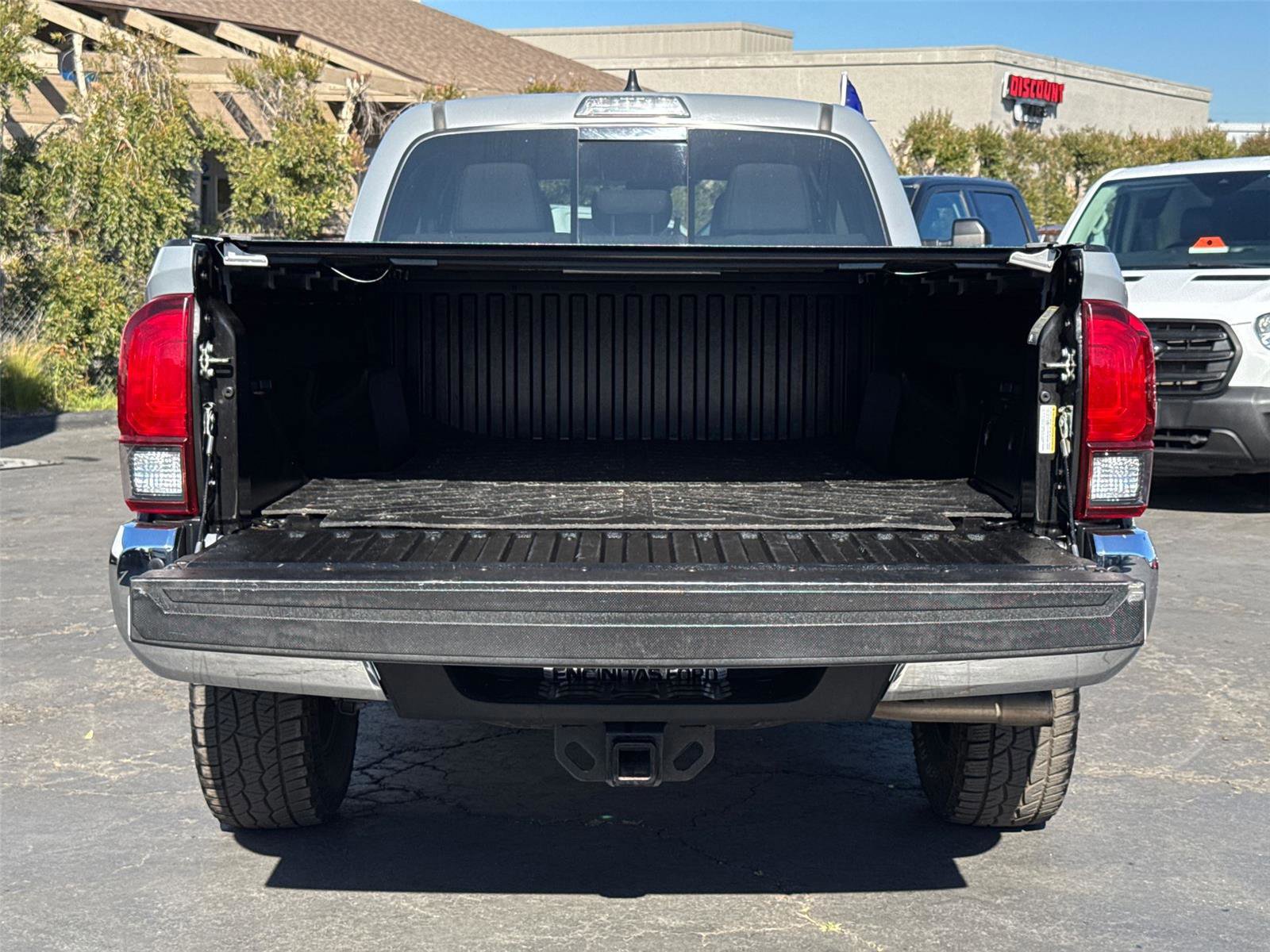 Used 2020 Toyota Tacoma SR5 image 15