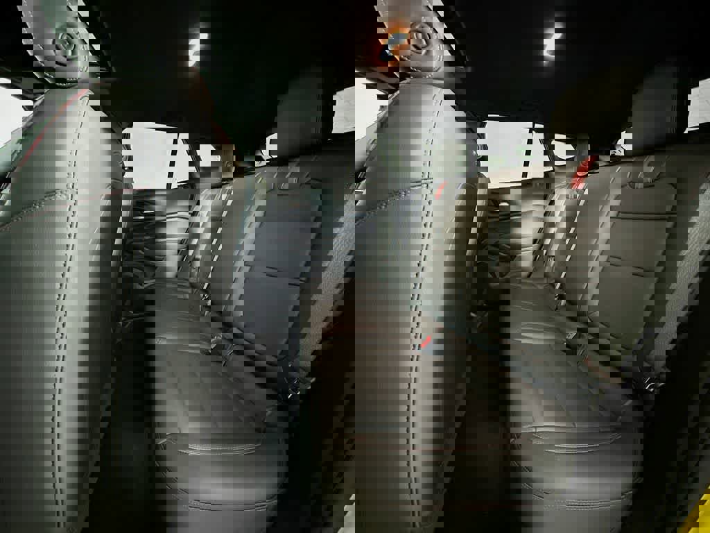 Used 2024 Chevrolet Trax RS w/ Sunroof Package image 13