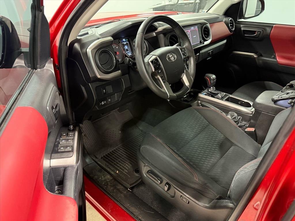 Used 2022 Toyota Tacoma SR5 image 10