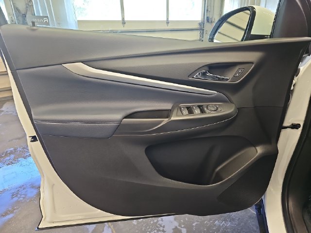 Used 2023 Chevrolet Bolt EUV LT w/ Convenience Package FWD image 27