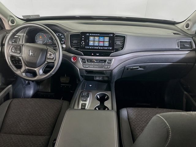 Used 2025 Honda Ridgeline Sport image 12