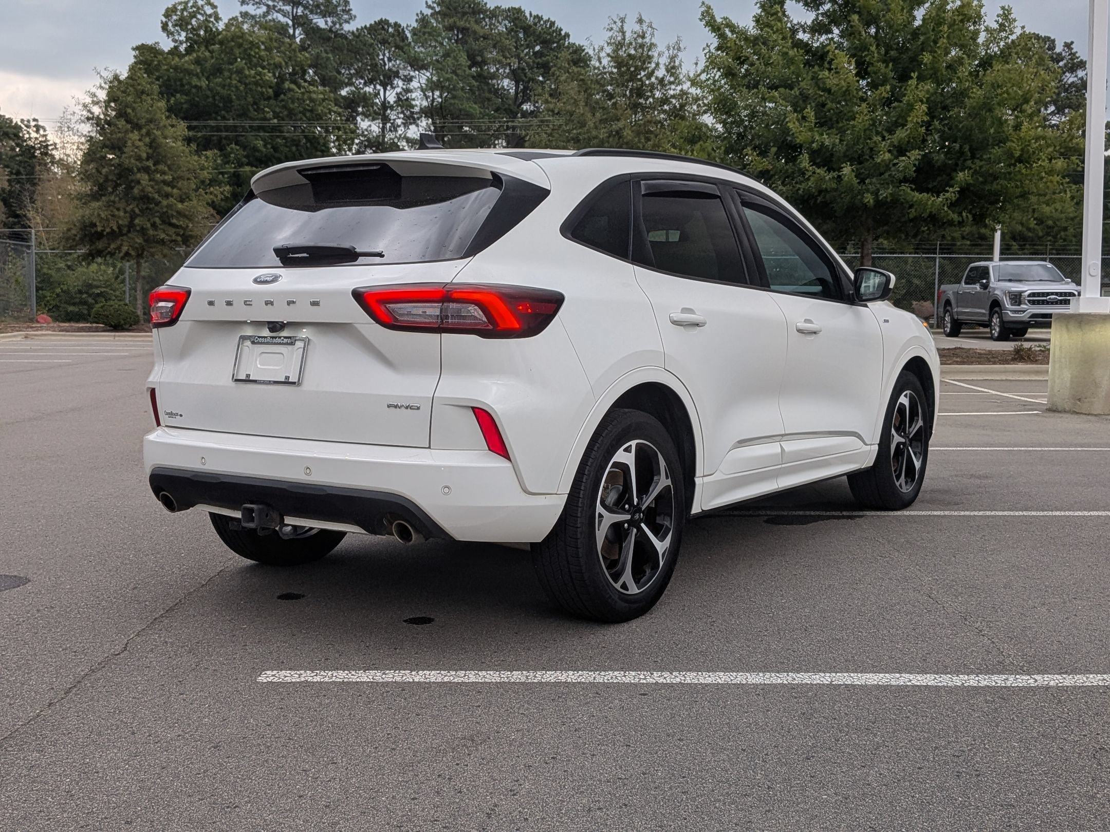 Certified 2023 Ford Escape ST-Line Select w/ Tech Pack #2 AWD/4WD image 4