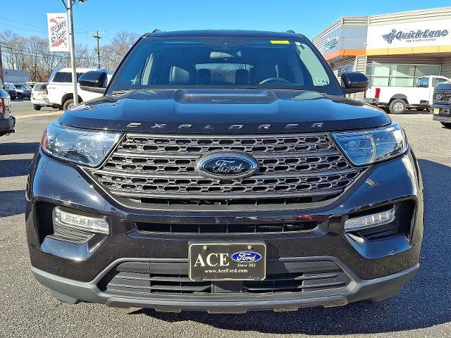 Certified 2022 Ford Explorer XLT w/ Equipment Group 202A image 7