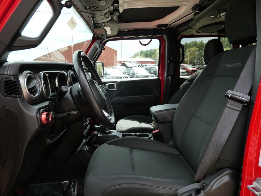 Used 2019 Jeep Wrangler Unlimited Sahara w/ Cold Weather Group AWD/4WD image 8