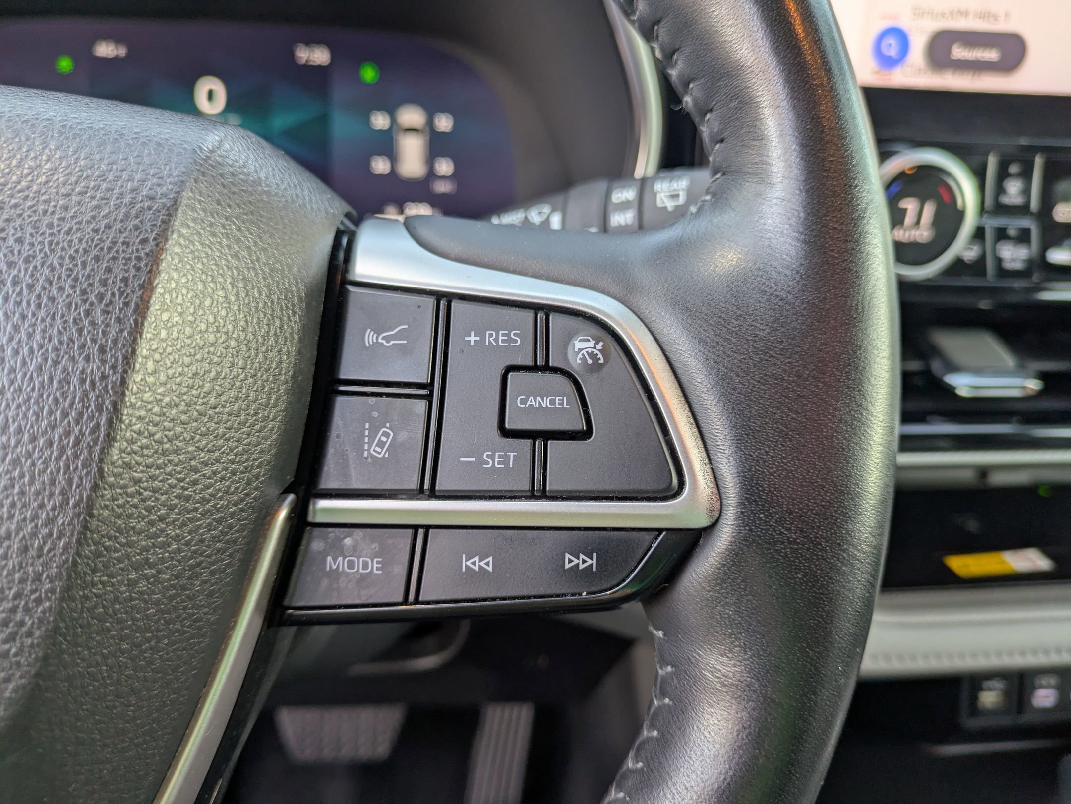 Used 2023 Toyota Highlander Platinum image 19