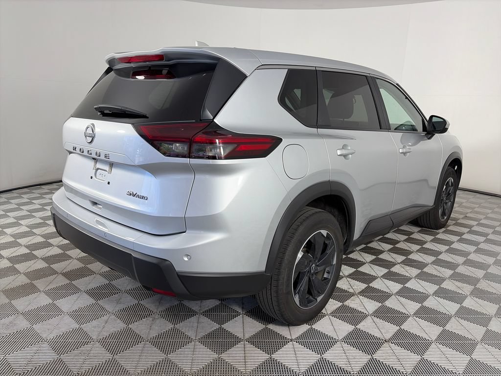 Used 2024 Nissan Rogue SV AWD/4WD image 7