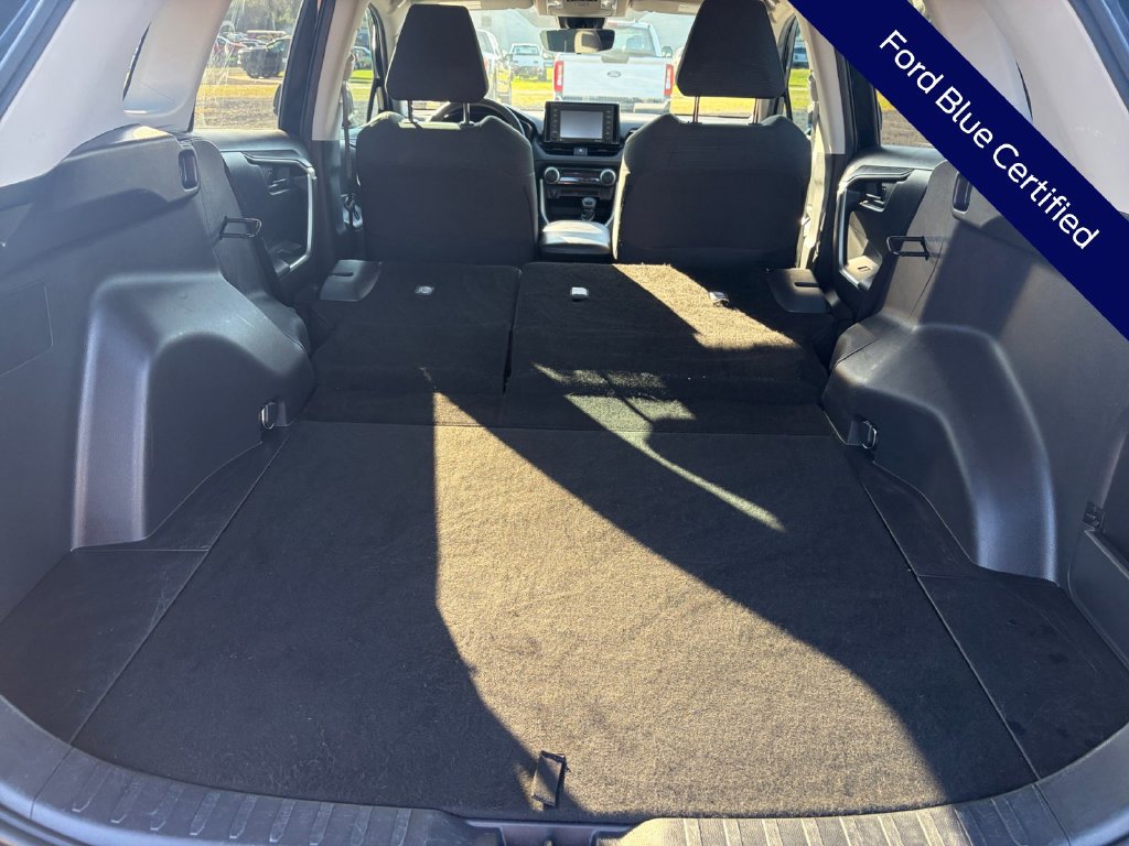 Used 2021 Toyota RAV4 LE FWD image 33