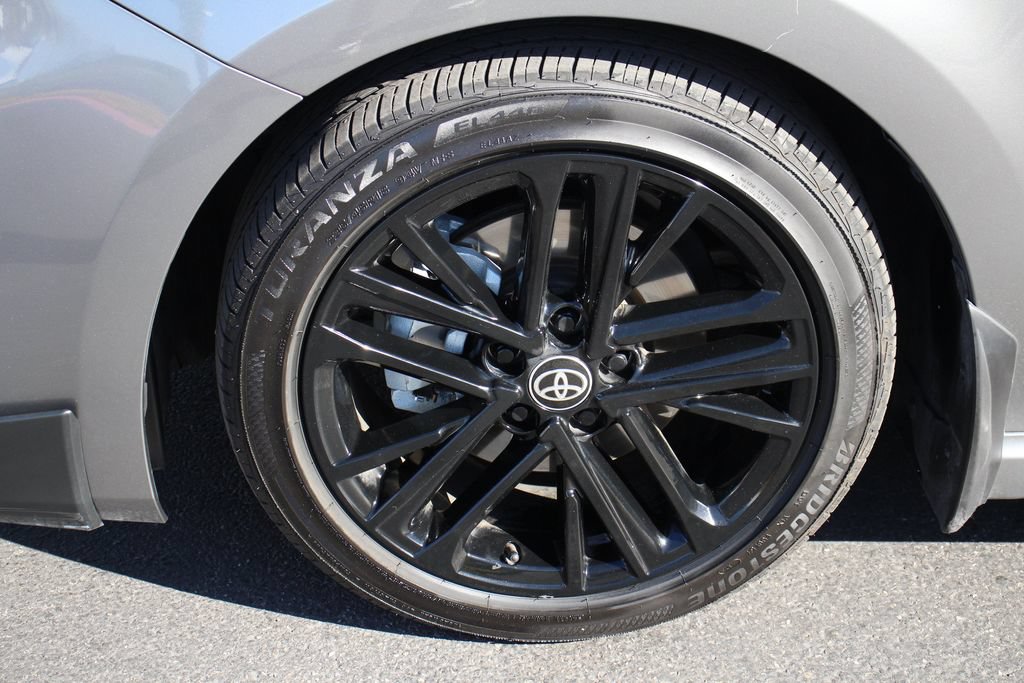 Used 2025 Toyota Camry SE FWD image 14