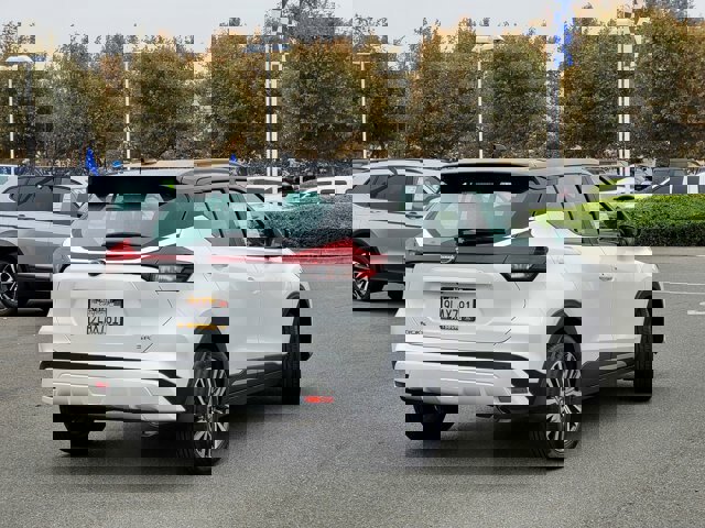 Used 2024 Nissan Kicks SR w/ SR Premium Package image 4