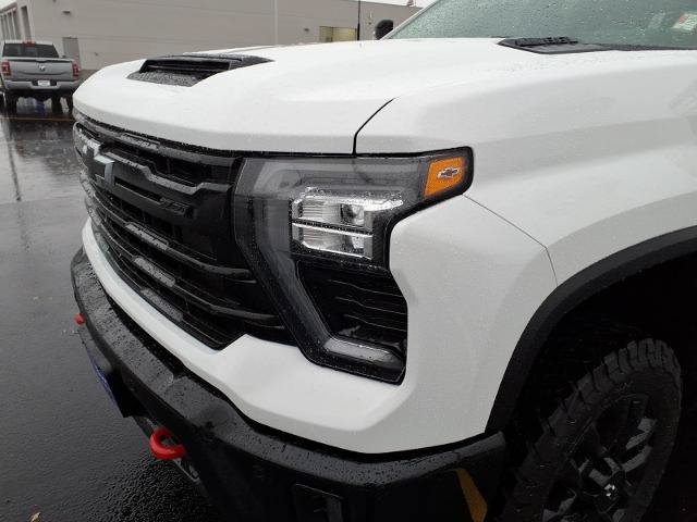 Used 2025 Chevrolet Silverado 3500 LTZ w/ LTZ Plus Package AWD/4WD image 9