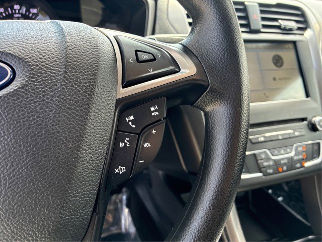 Certified 2018 Ford Fusion SE w/ Fusion SE Technology Package FWD image 23