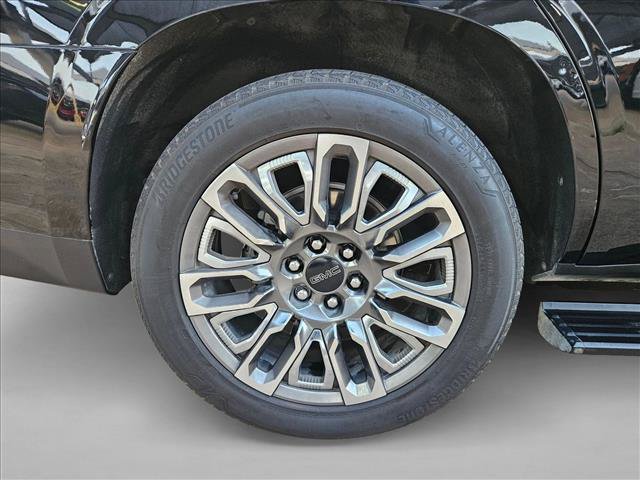 Used 2023 GMC Yukon Denali Ultimate w/ LPO, Floor Liner Package AWD/4WD image 19