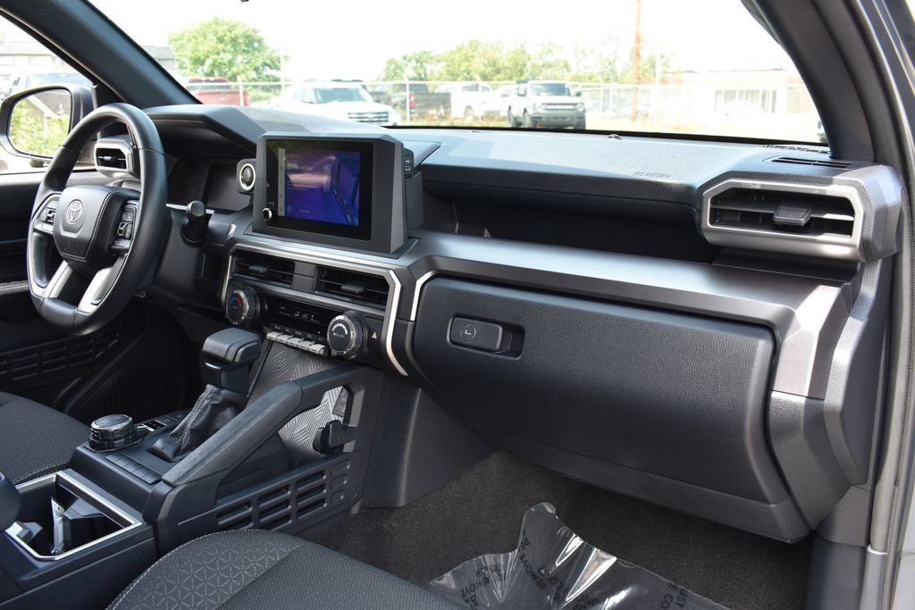 Used 2025 Toyota 4Runner SR5 AWD/4WD image 32