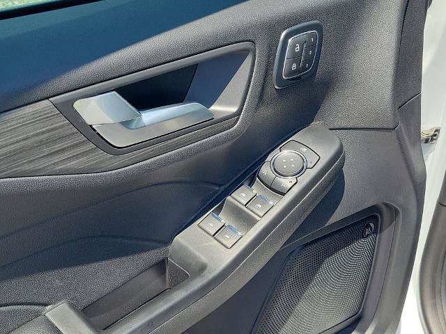 Certified 2025 Ford Escape SE w/ PHEV Premium Package FWD image 21