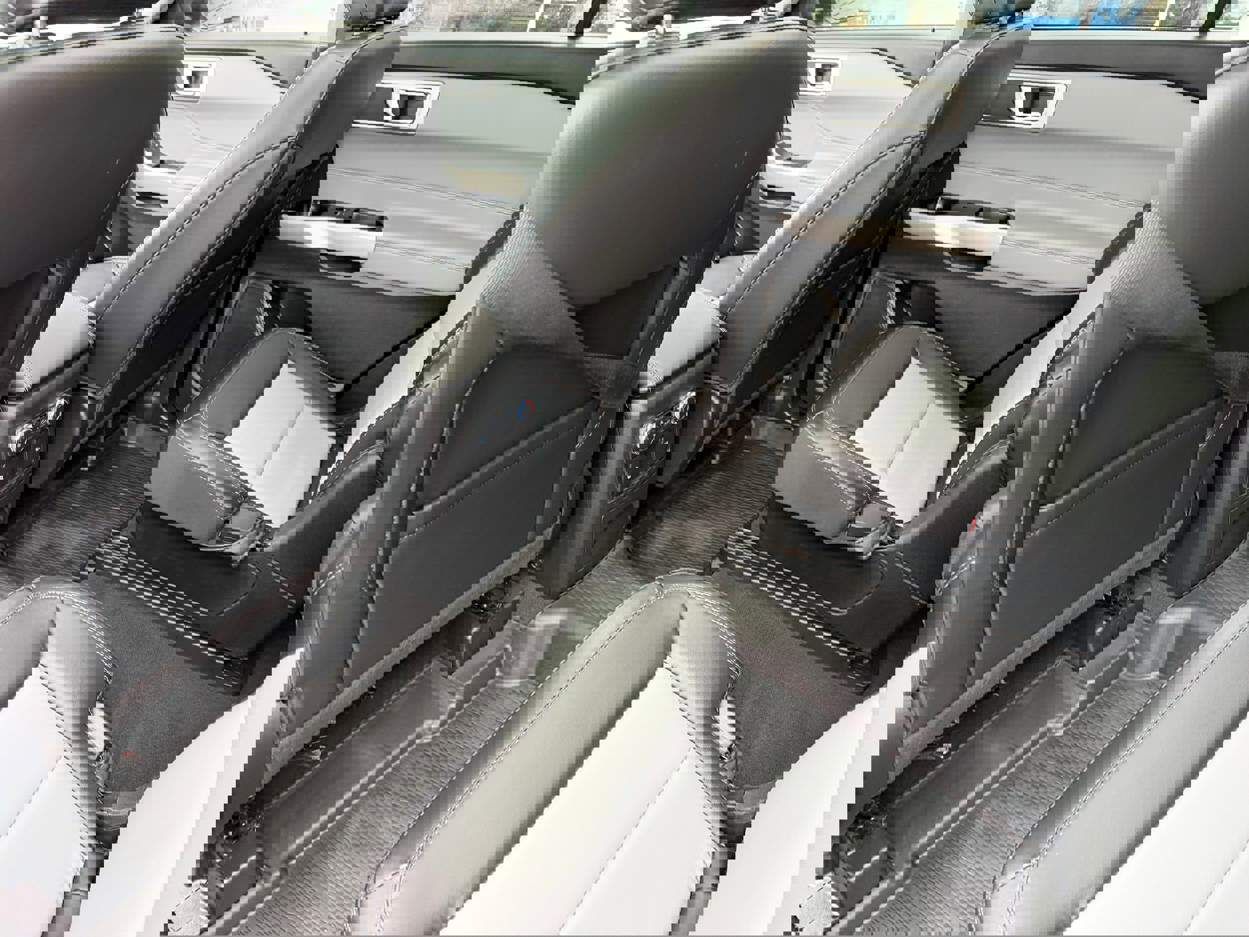 Certified 2022 Ford Explorer XLT w/ Equipment Group 202A image 14