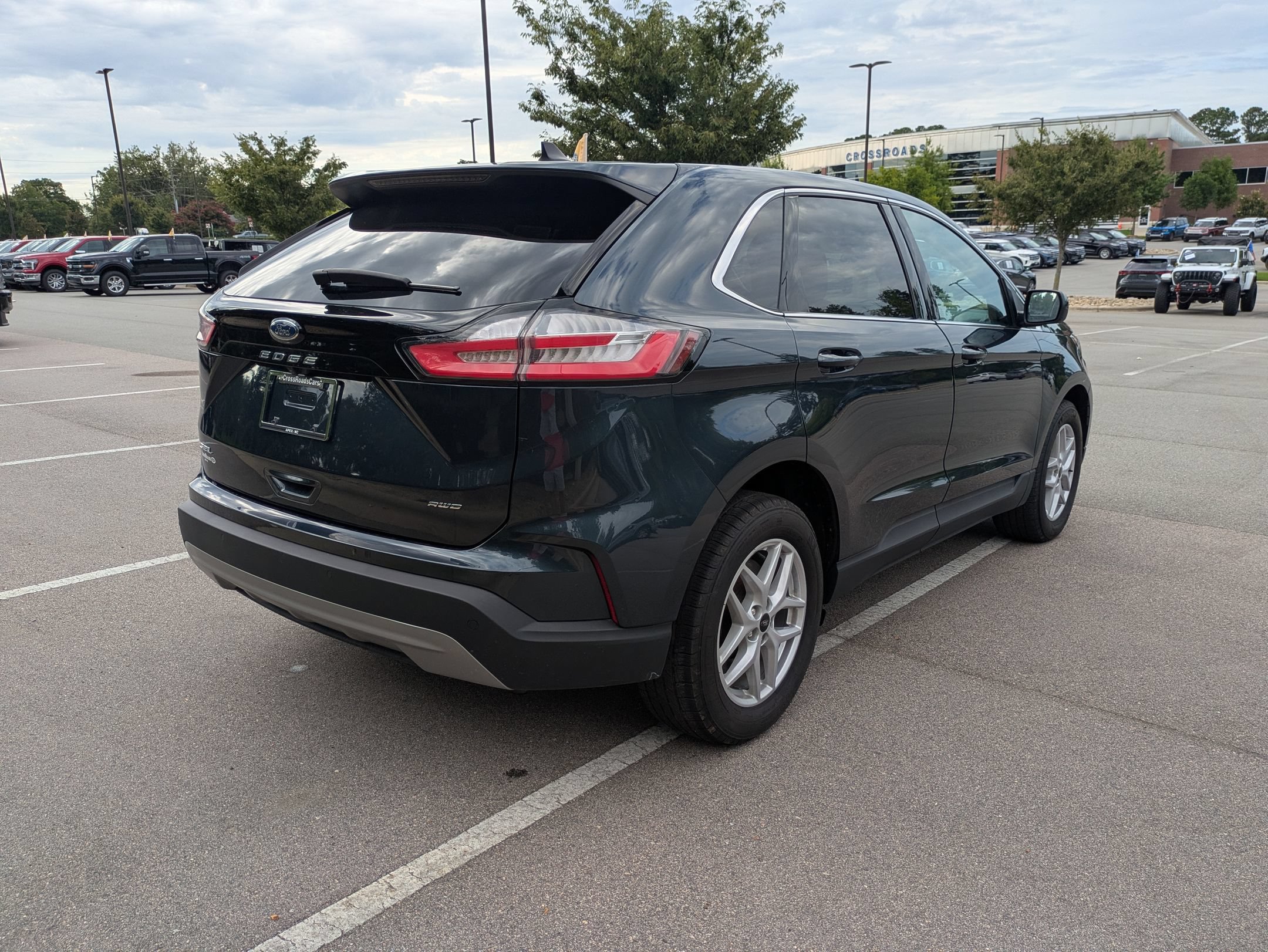 Certified 2024 Ford Edge SEL w/ Convenience Package AWD/4WD image 4