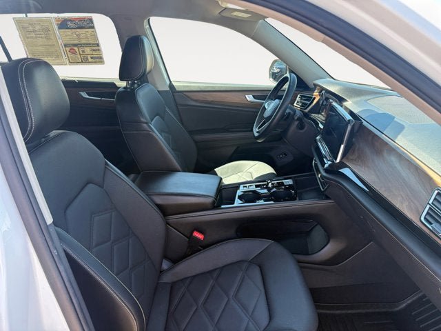 Used 2024 Volkswagen Atlas SE AWD/4WD image 15