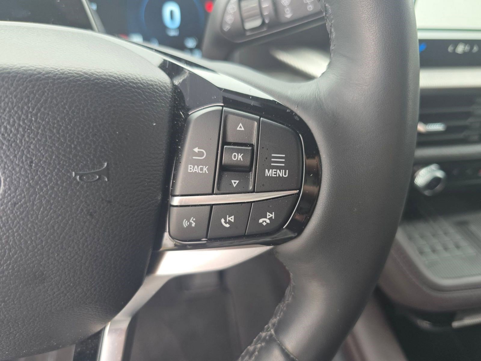 Certified 2025 Ford Explorer Platinum image 22