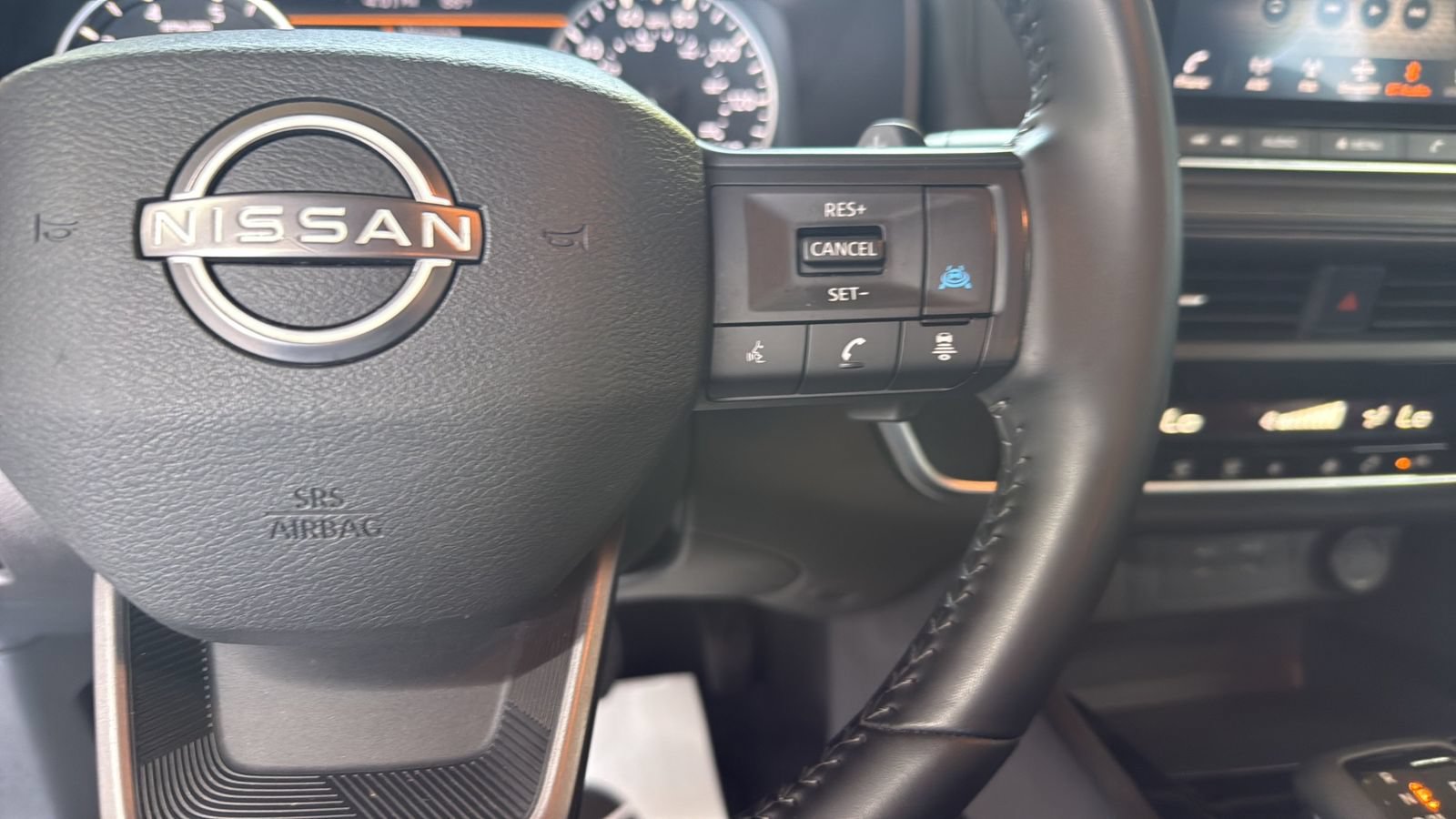 Used 2025 Nissan Rogue SV FWD image 16