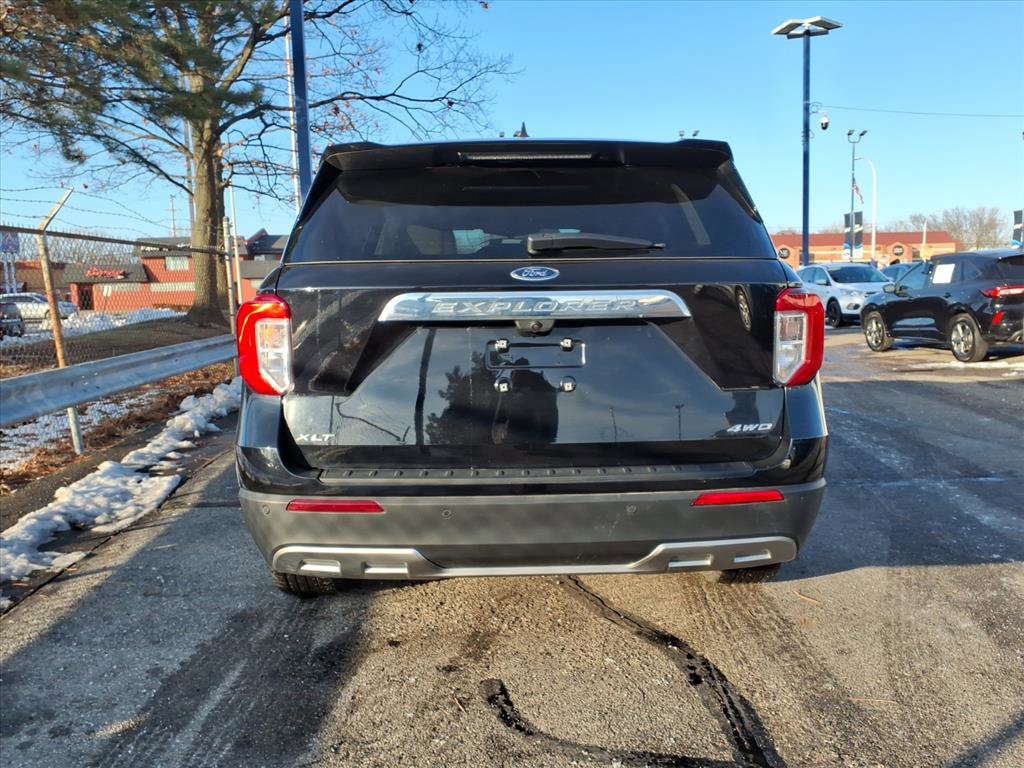 Certified 2023 Ford Explorer XLT w/ Equipment Group 202A image 7