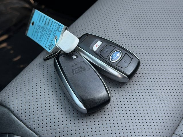 Used 2025 Subaru Outback Limited AWD/4WD image 32