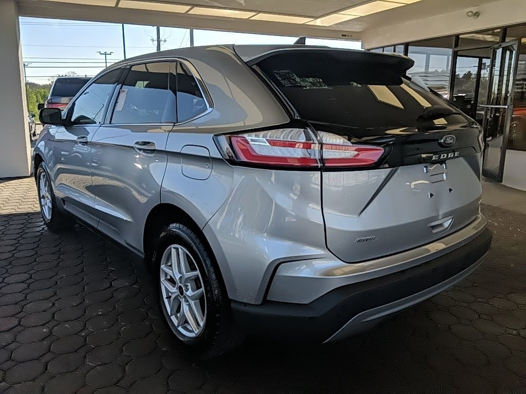 Certified 2024 Ford Edge SEL w/ Convenience Package AWD/4WD image 9