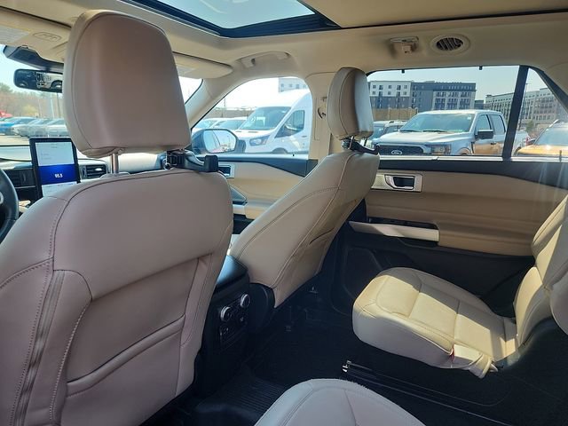Certified 2022 Ford Explorer Limited w/ Limited Technology Package image 24