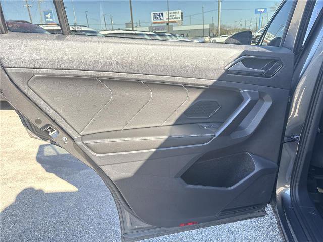 Used 2023 Volkswagen Tiguan SE image 27