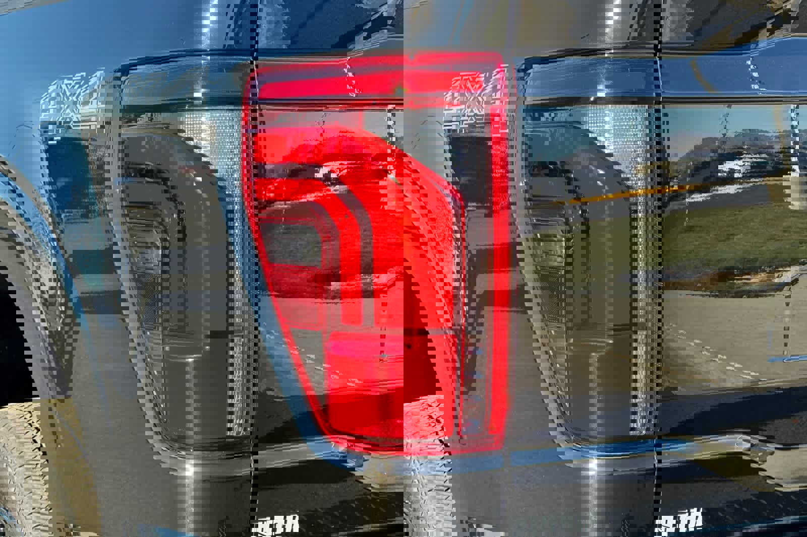 Certified 2024 Ford F150 Platinum w/ Equipment Group 702A High image 27