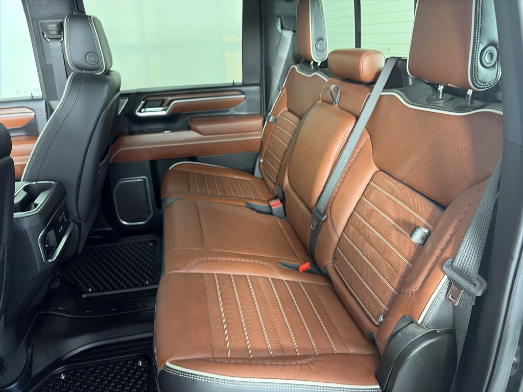Used 2025 GMC Sierra 3500 Denali Ultimate AWD/4WD image 13