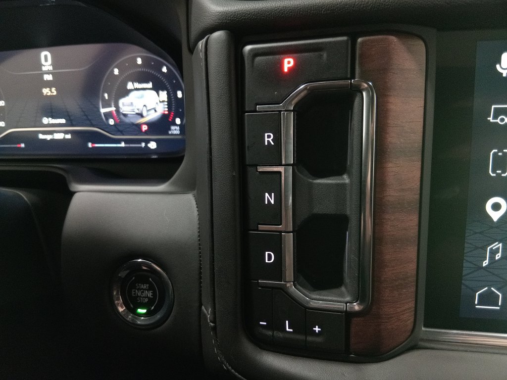 Used 2023 GMC Yukon XL Denali Ultimate AWD/4WD image 26