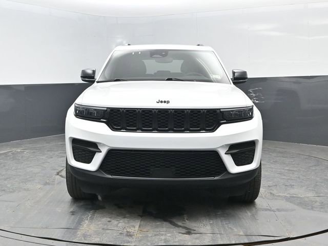 Used 2024 Jeep Grand Cherokee Altitude AWD/4WD image 22