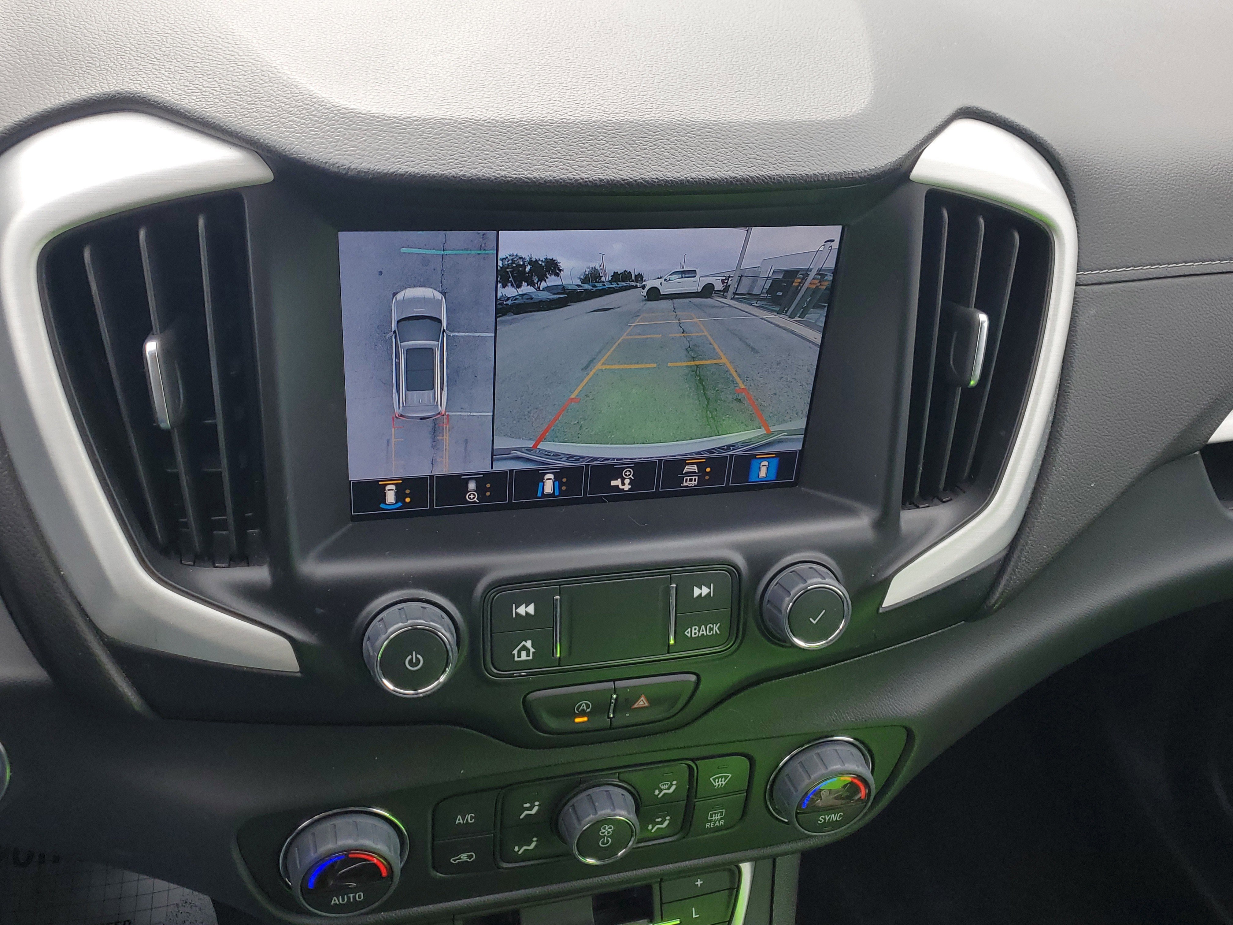 Used 2023 GMC Terrain SLT w/ Tech Package image 27