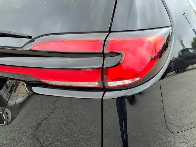 Used 2025 Chrysler Pacifica Select FWD image 12