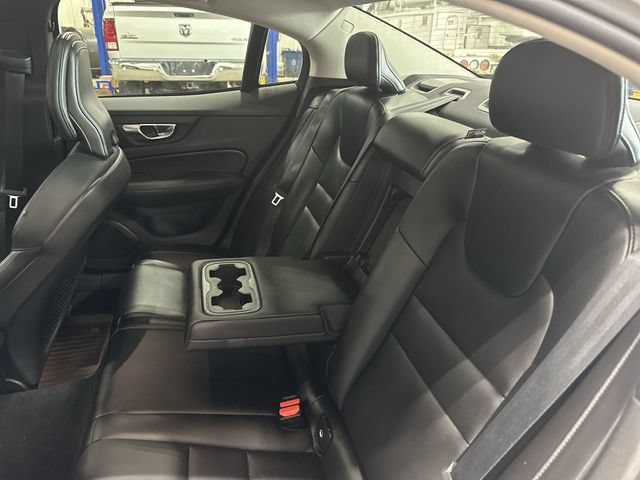 Used 2021 Volvo S60 T6 Momentum w/ Advanced Package AWD/4WD image 30