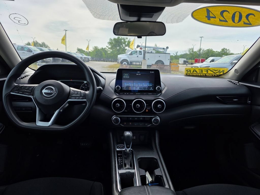 Used 2024 Nissan Sentra SV FWD image 16