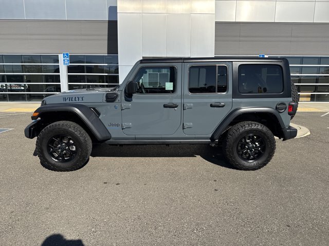 Used 2024 Jeep Wrangler Unlimited AWD/4WD image 2