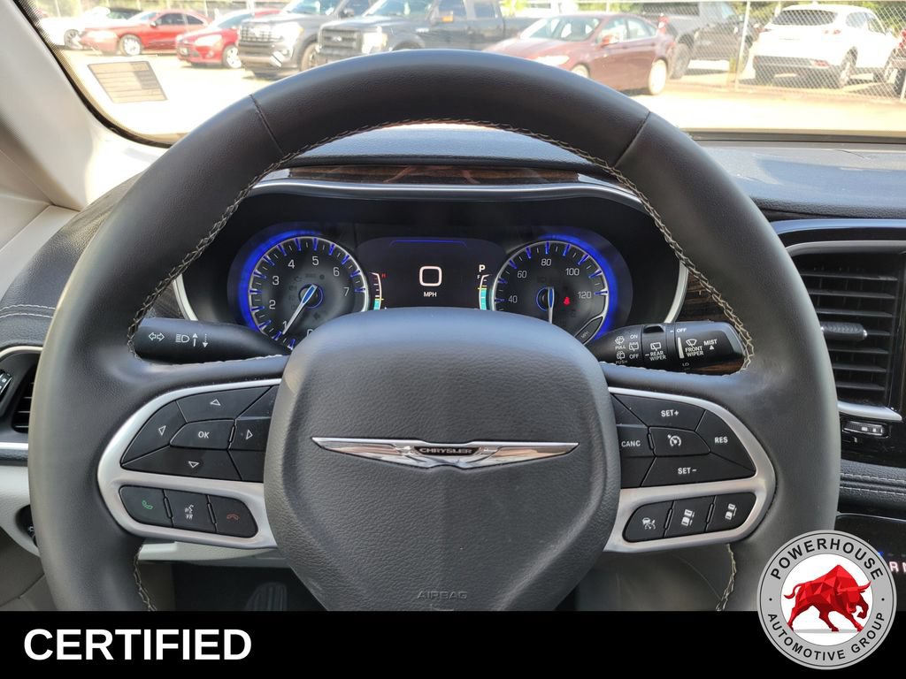 Used 2023 Chrysler Pacifica Limited FWD image 35