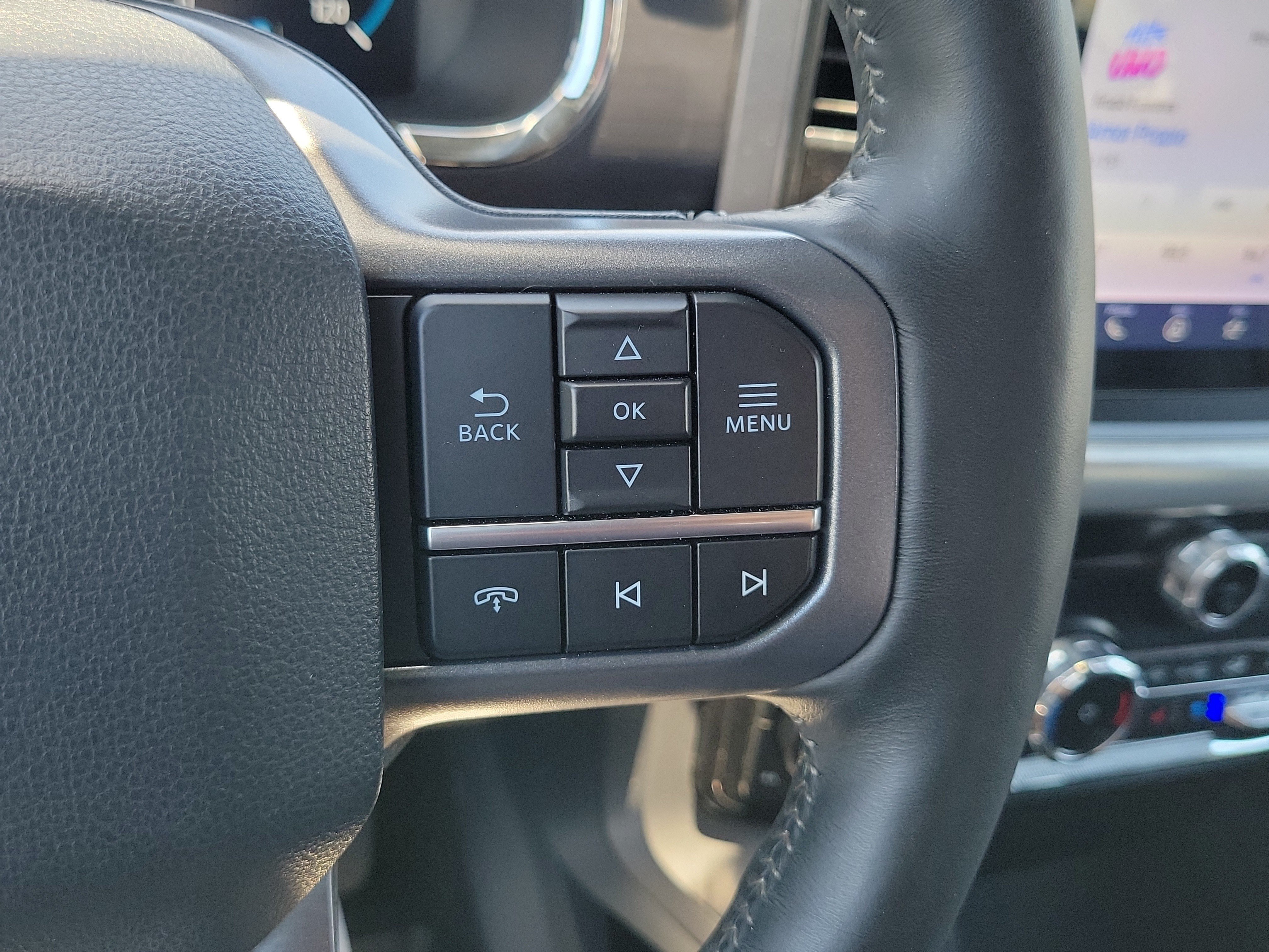 Certified 2023 Ford F150 Lariat w/ Trailer Tow Package AWD/4WD image 24