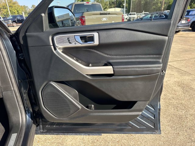 Certified 2022 Ford Explorer Limited w/ Equipment Group 301A RWD image 15