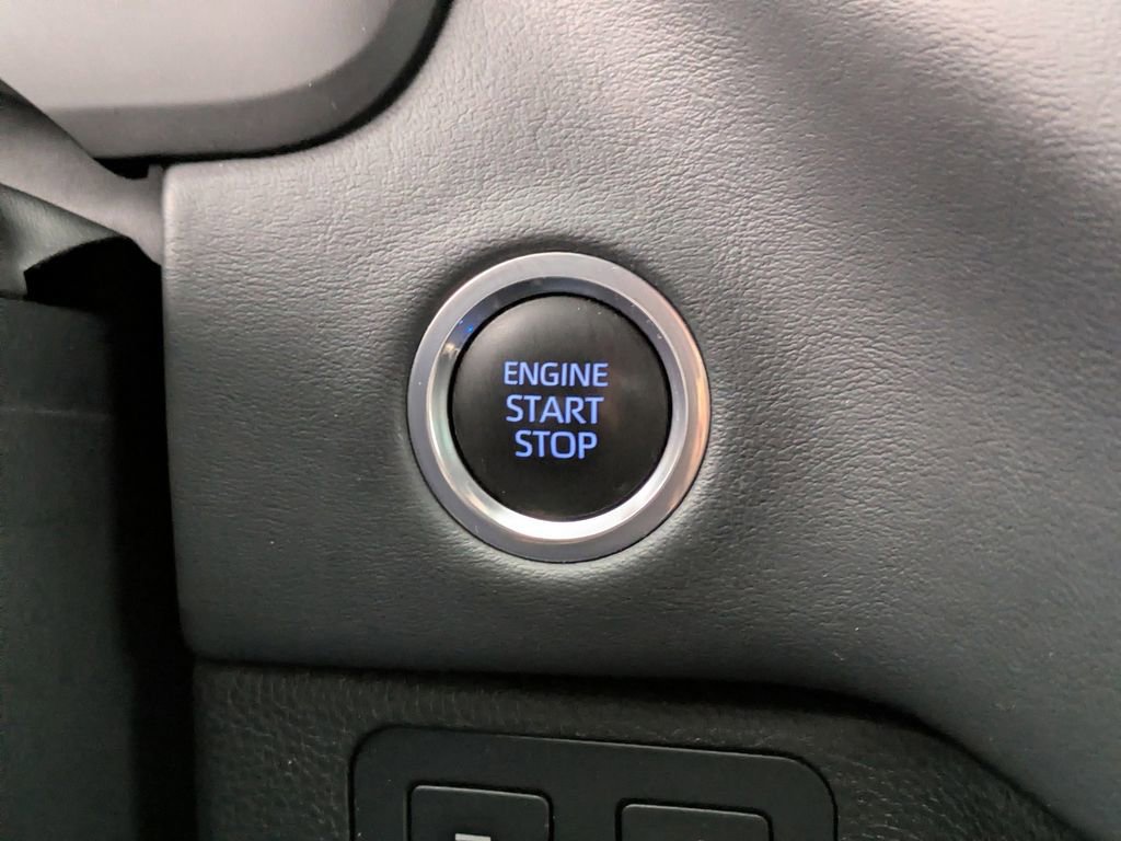 Used 2022 Toyota Tundra Platinum image 34