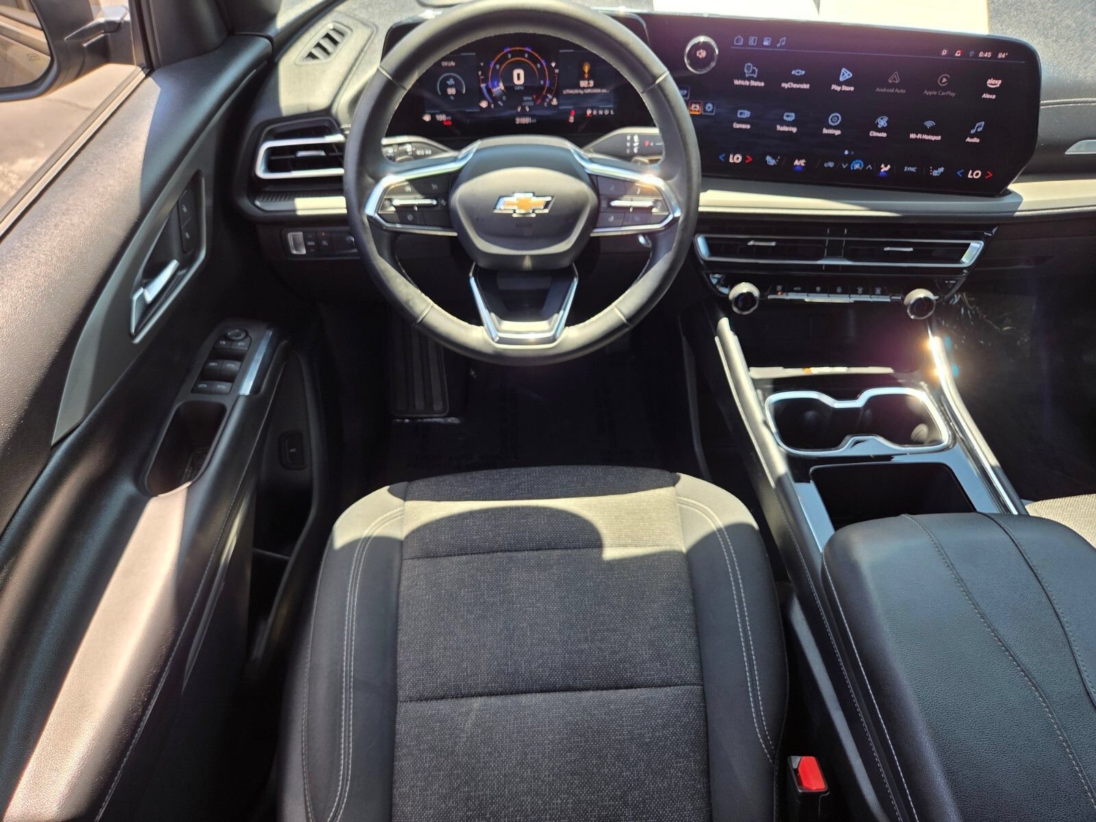 Used 2025 Chevrolet Traverse LT FWD image 13