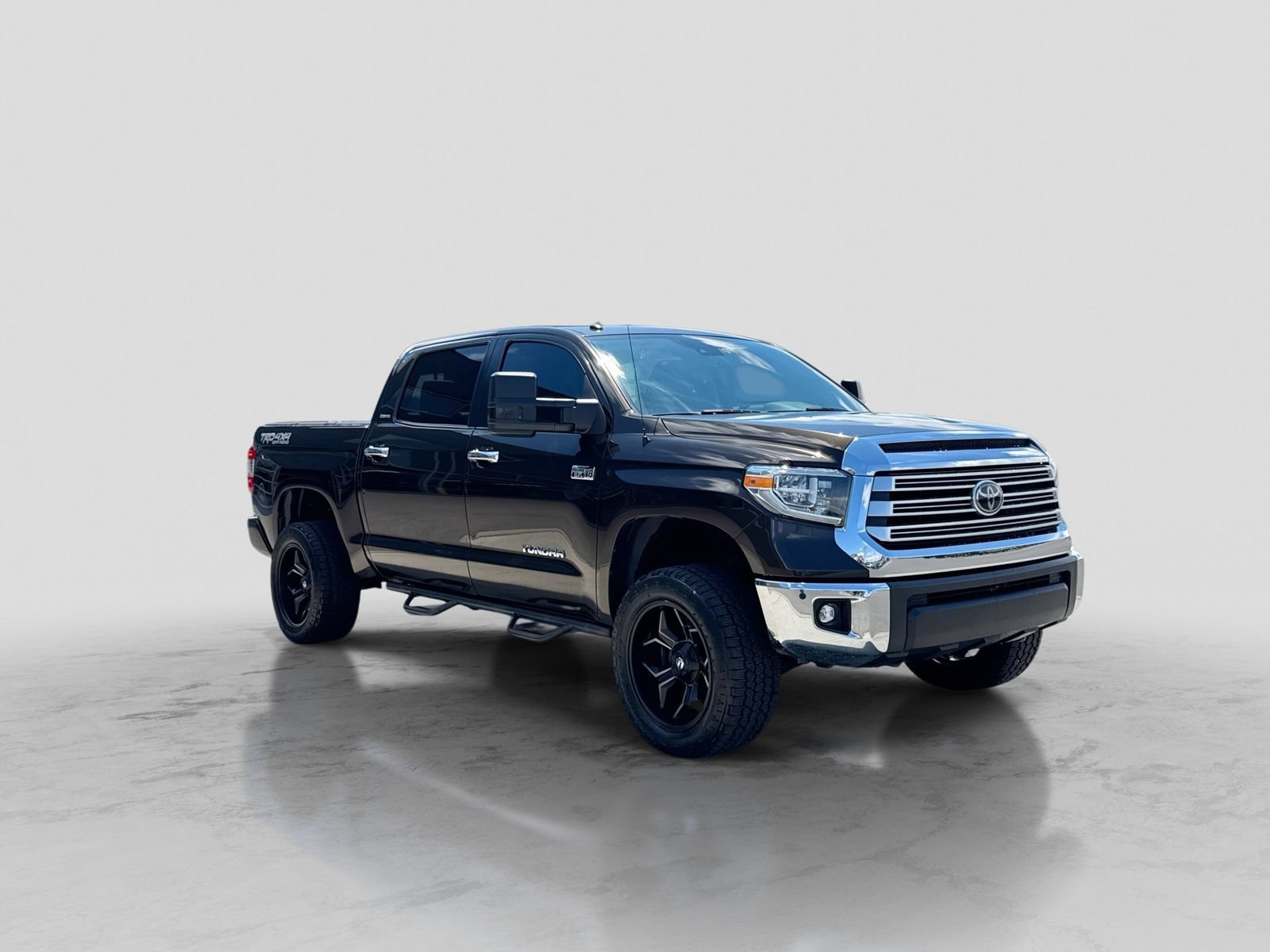 Used 2019 Toyota Tundra Limited w/ Limited Premium Package AWD/4WD image 10