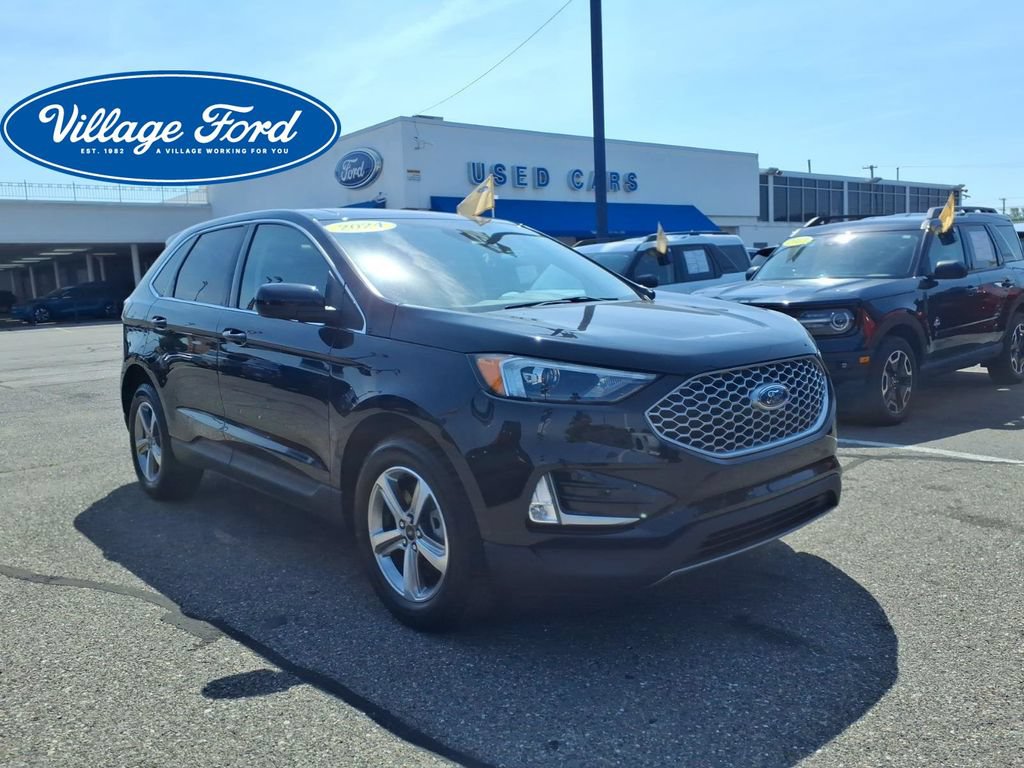 Certified 2024 Ford Edge SEL w/ Convenience Package AWD/4WD image 4
